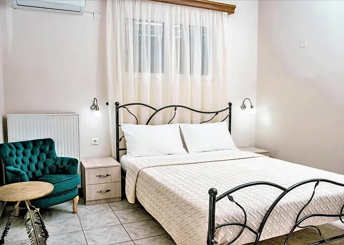 Villa Maria With Heated Pool, Next To The Beach