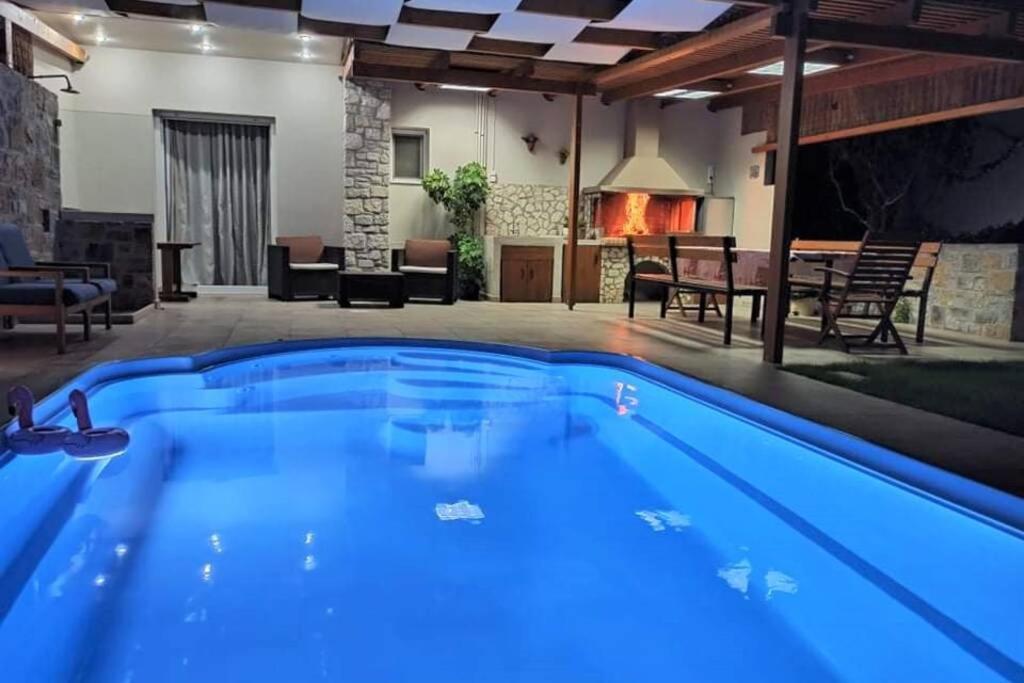 Villa Maria With Heated Pool, Next To The Kokkini Hani
